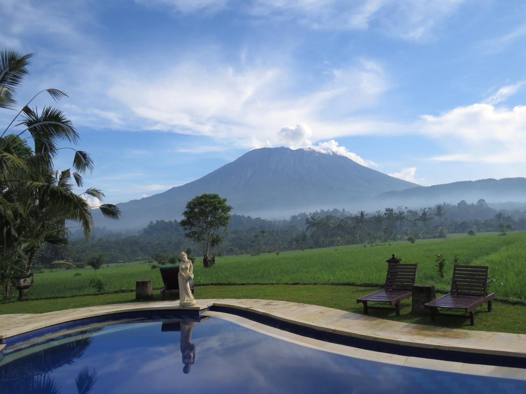 Great Mountain Views Villa Resort Selat Exterior foto