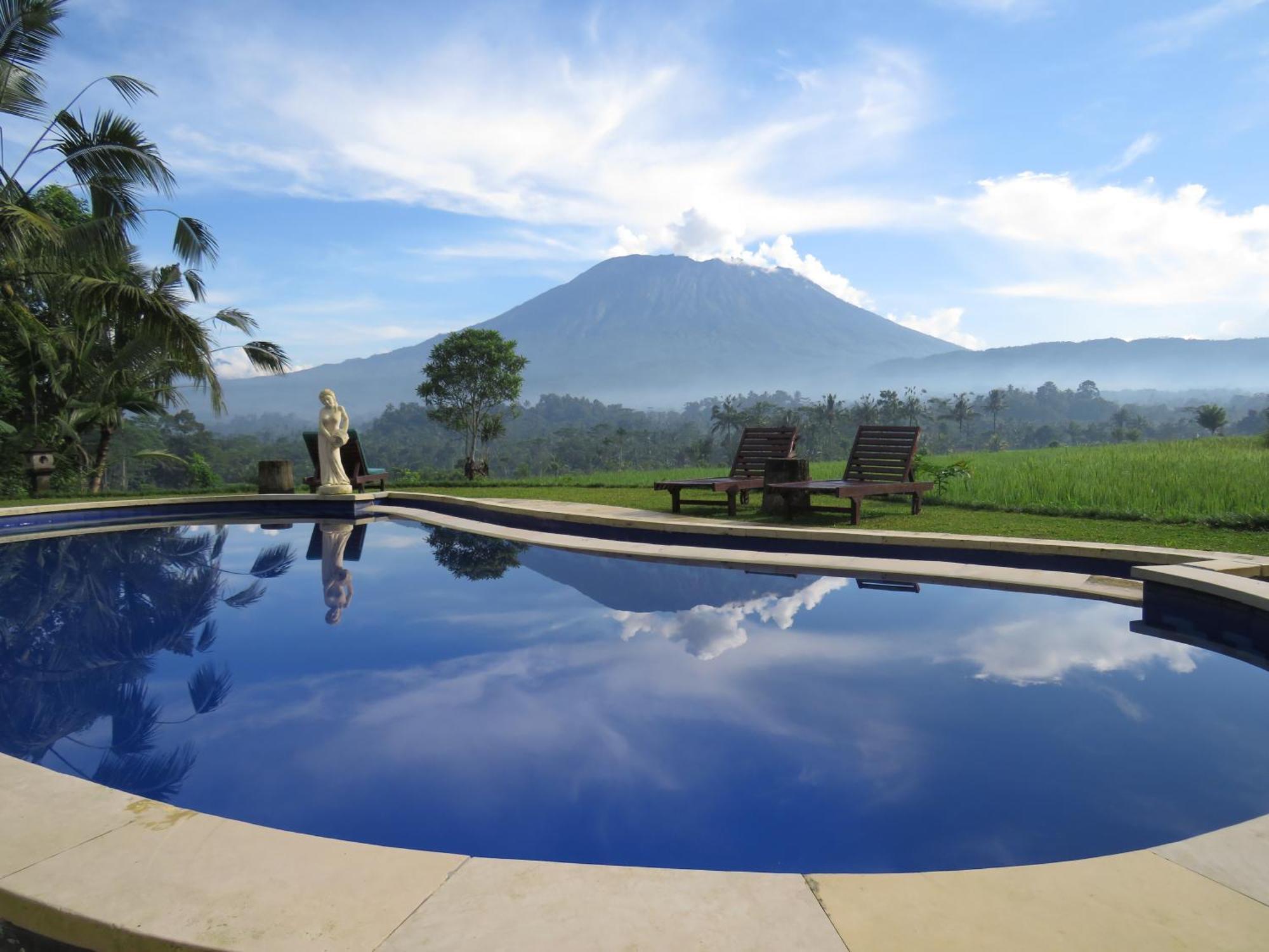 Great Mountain Views Villa Resort Selat Exterior foto